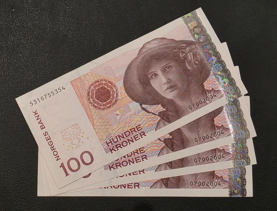 Norway 4 x 100 Kroner 2006 consecutive numbers