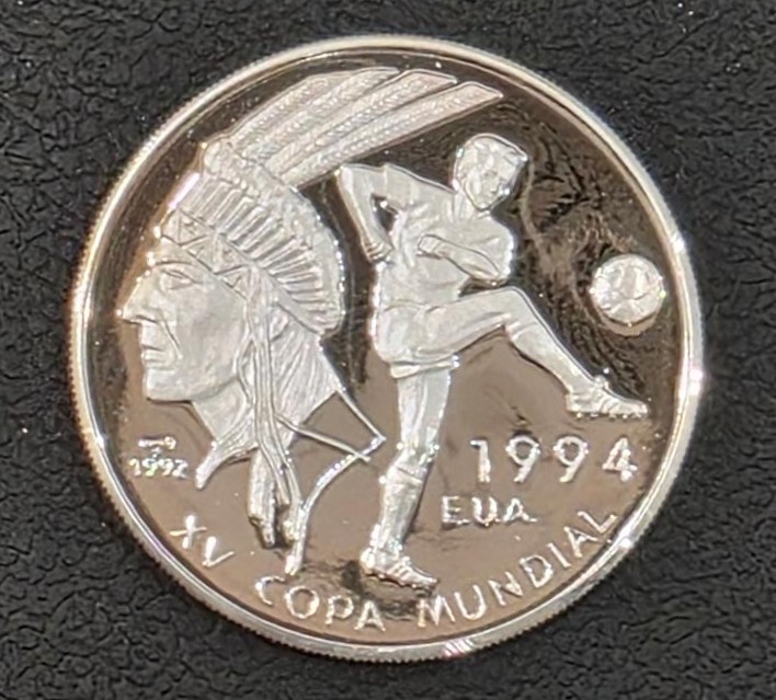Cuba 10 Pesos World Cup Soccer USA 1994 Silver .999